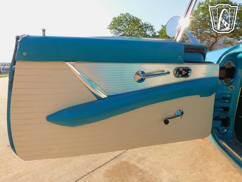 1956 Ford Thunderbird