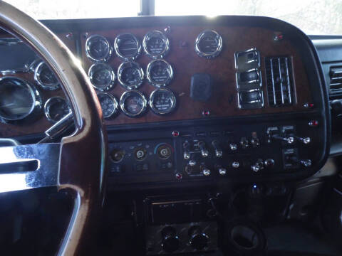 2003 Peterbilt 379