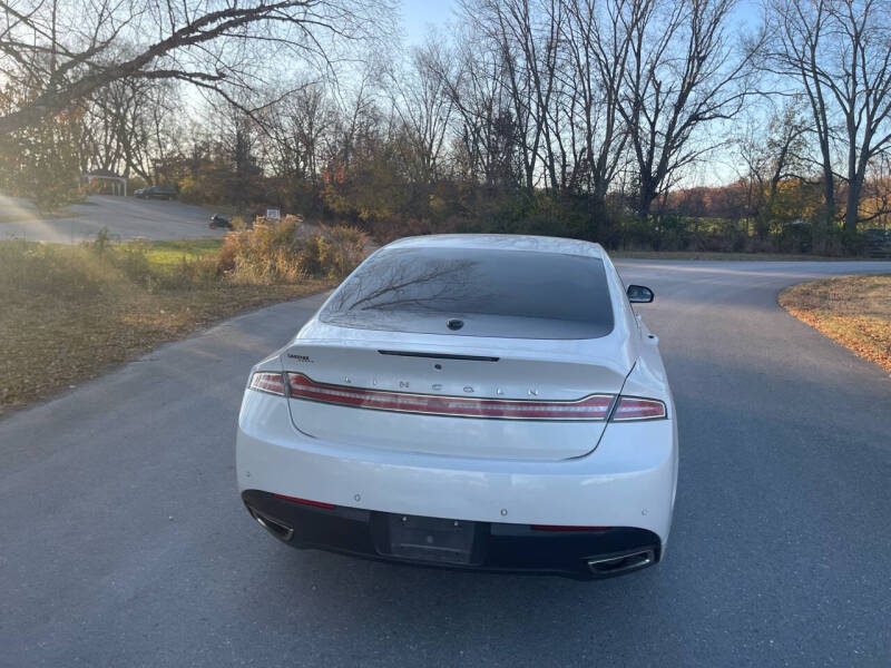 2015 Lincoln MKZ Base photo 8