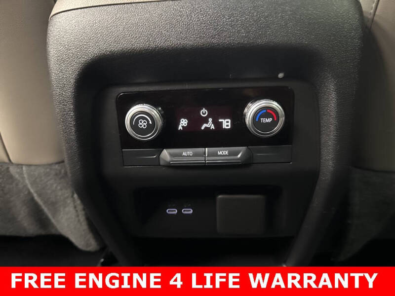 2024 GMC Acadia Elevation