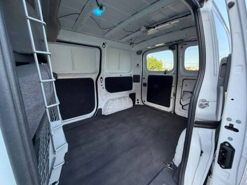 2020 Nissan NV200 SV