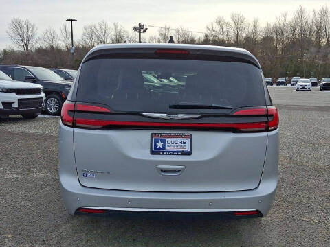 2024 Chrysler Pacifica Touring L