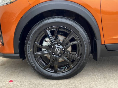 2024 Nissan Kicks SR