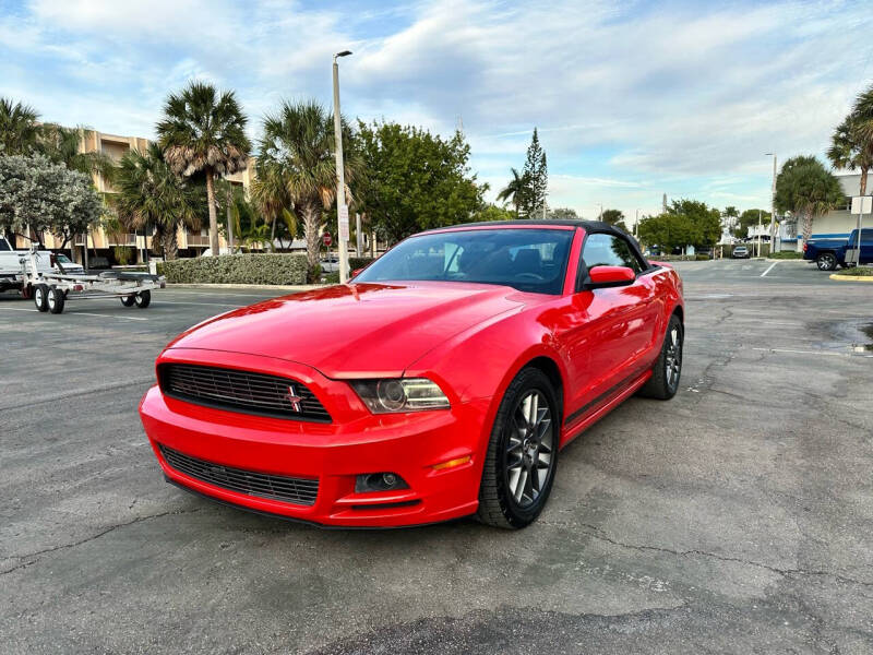 2013 Ford Mustang V6 Premium photo 3