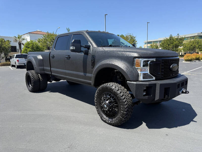 2020 Ford F-450 Super Duty Limited's photo