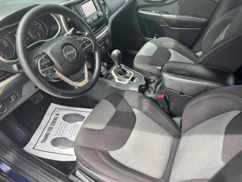 2016 Jeep Cherokee Sport
