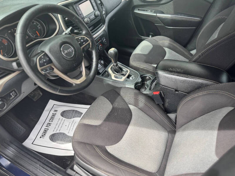 2016 Jeep Cherokee Sport