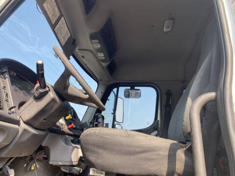 2007 Freightliner M2 106