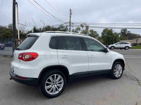 2011 Volkswagen Tiguan SEL