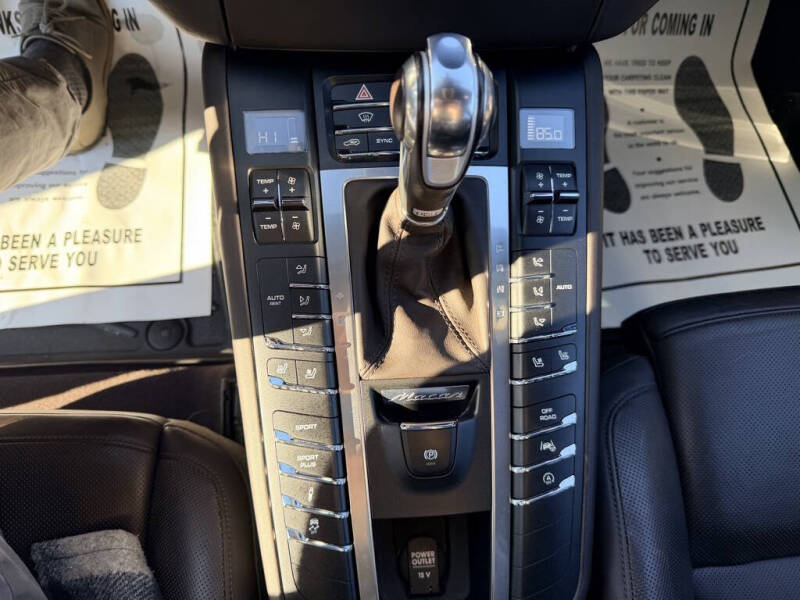 2015 Porsche Macan Turbo