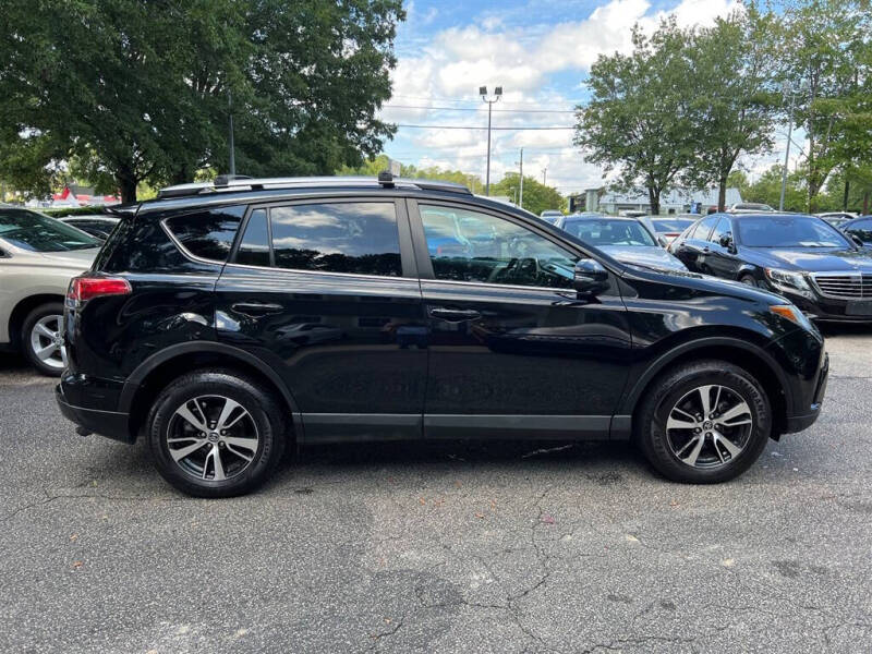 2017 Toyota RAV4 XLE photo 6