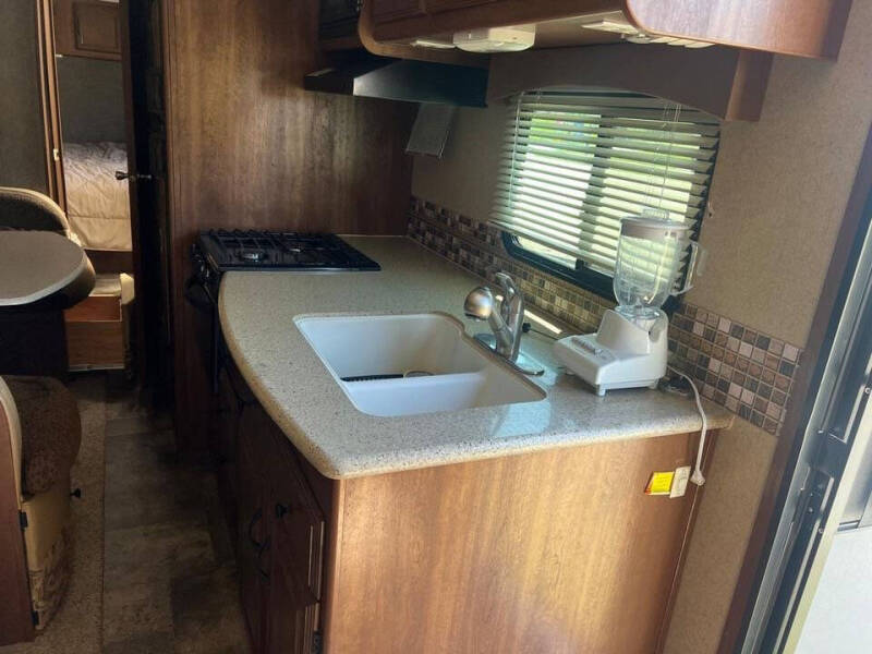 2015 Coachmen RV Freedom Express