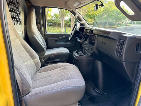 2022 Chevrolet Express 2500