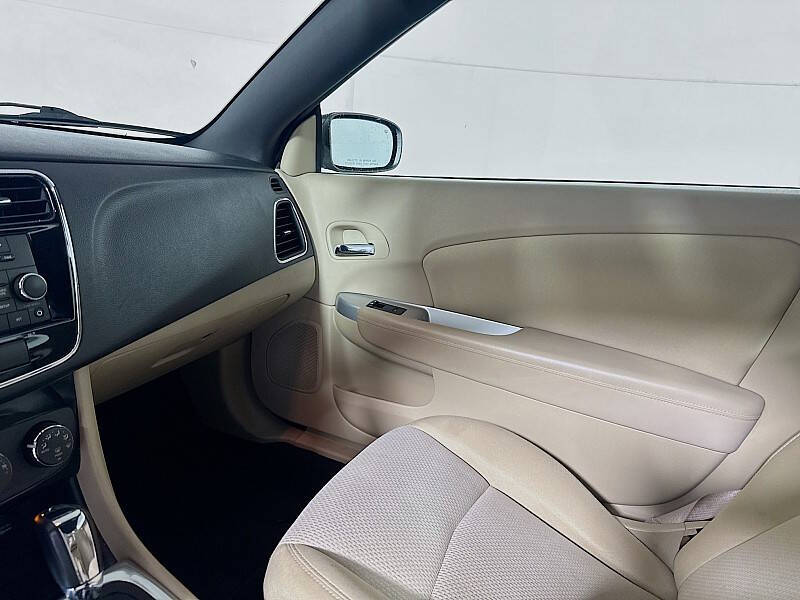 2013 Chrysler 200 Touring