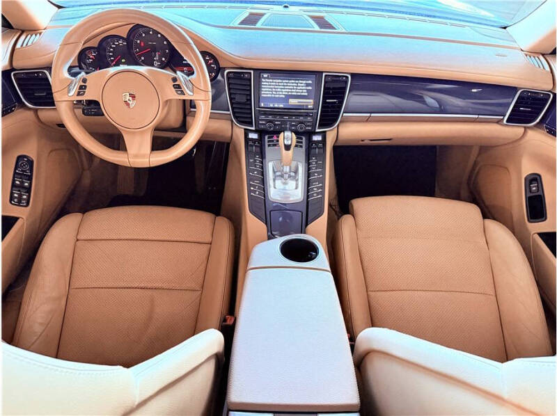 2011 Porsche Panamera 4