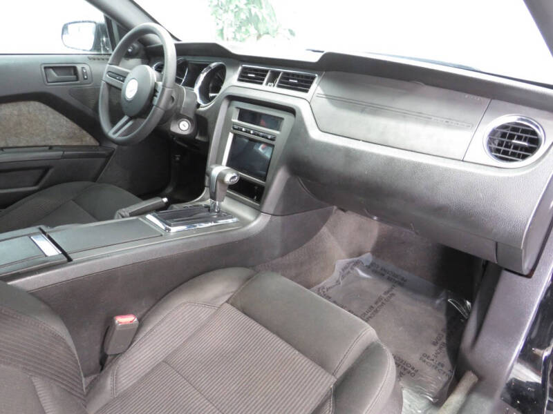 2011 Ford Mustang V6