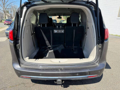 2017 Chrysler Pacifica Touring-L Plus