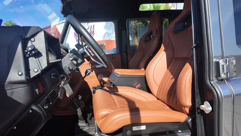 1983 Land Rover Defender