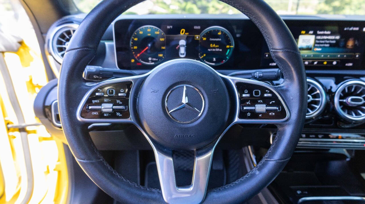 2020 Mercedes Benz CLA 250 photo 17