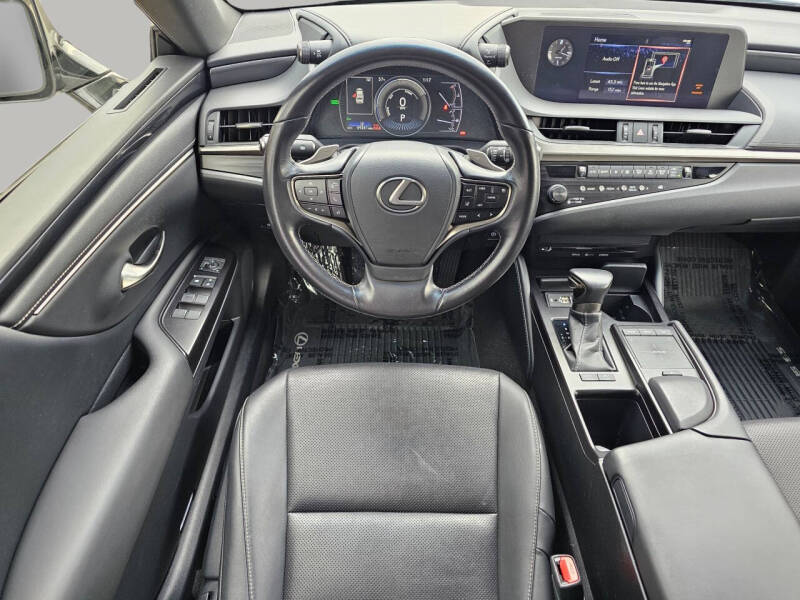 2019 Lexus ES 300h