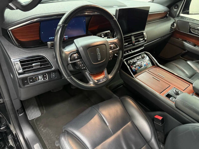 2023 Lincoln Navigator L Standard