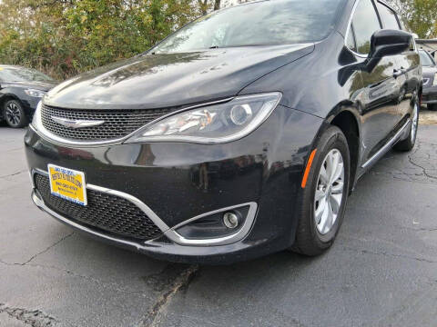 2017 Chrysler Pacifica Touring-L