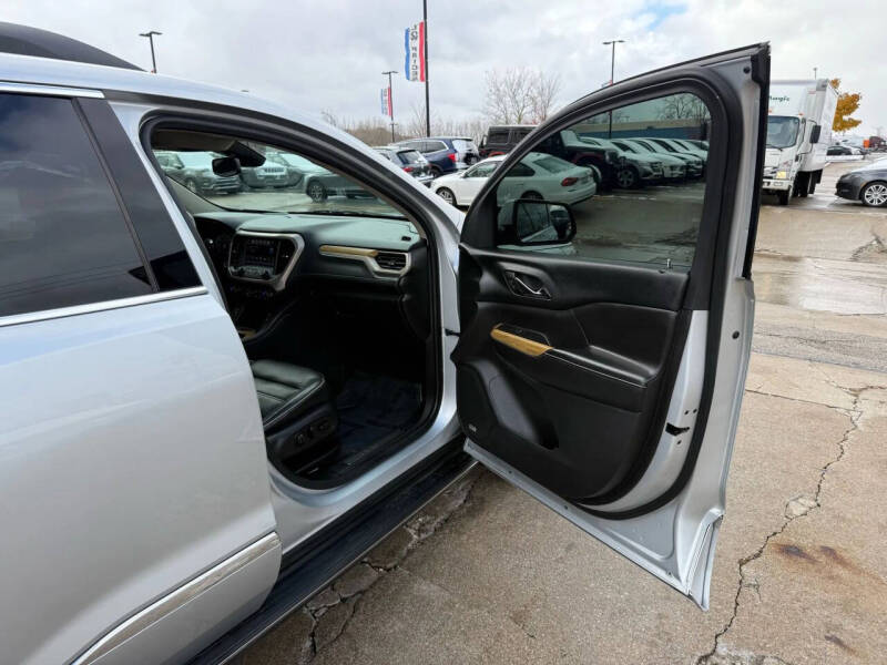2017 GMC Acadia Denali