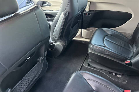 2022 Chrysler Pacifica Hybrid Touring L