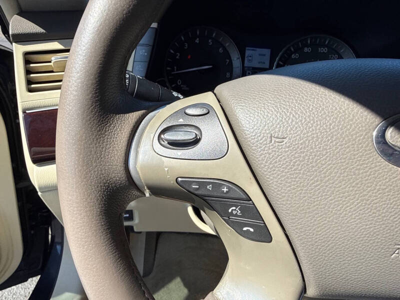 2011 Infiniti M37
