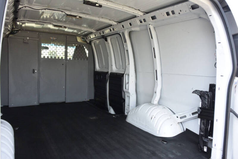 2022 Chevrolet Express 2500