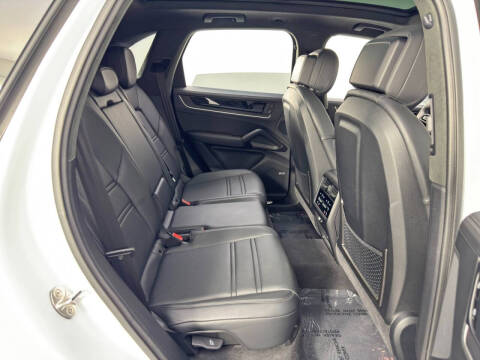 2024 Porsche Cayenne S
