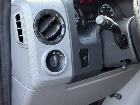 2014 Ford E-Series E-350 SD