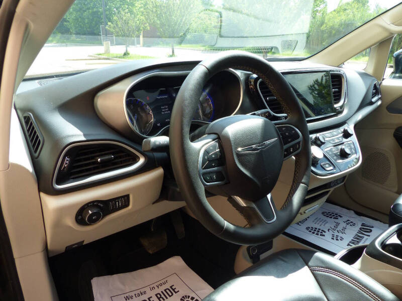 2024 Chrysler Pacifica Touring L