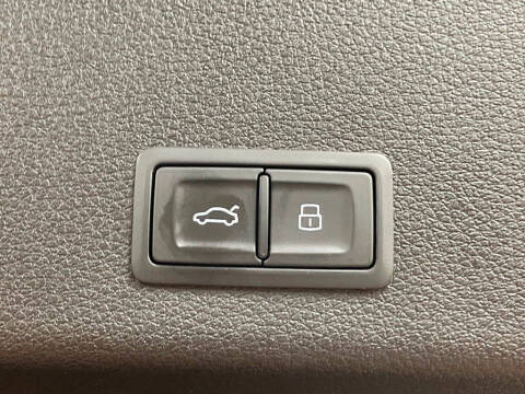 2019 Audi e-tron quattro Prestige