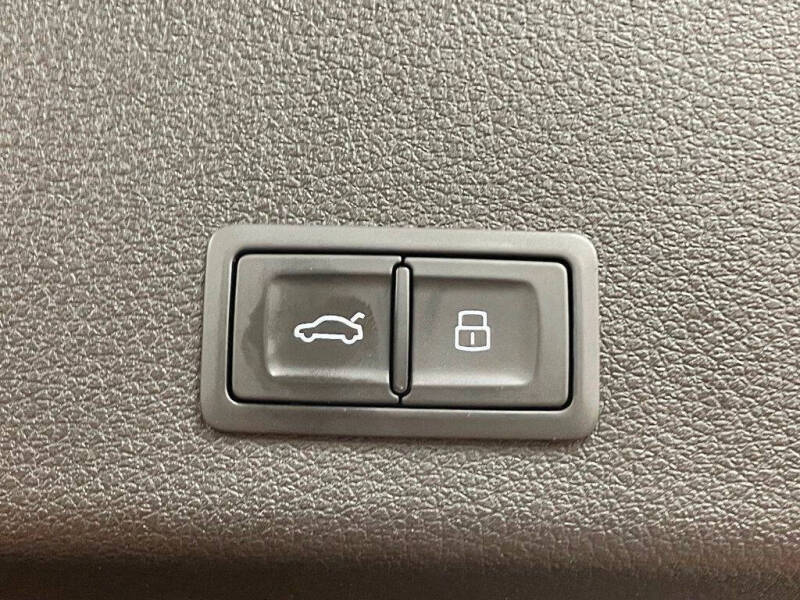 2019 Audi e-tron quattro Prestige