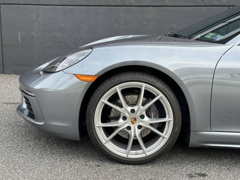 2025 Porsche 718 Cayman