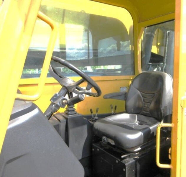 2012 Caterpillar TL 1055