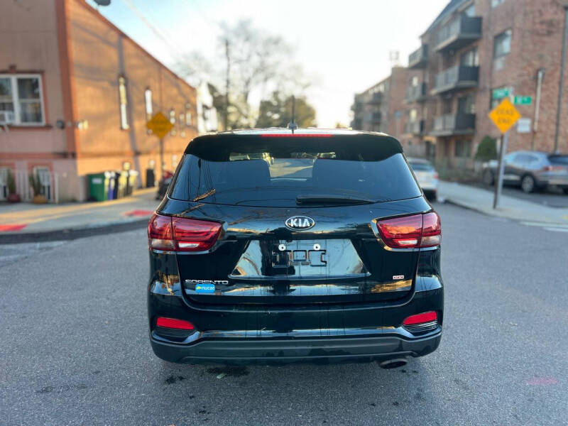 2019 Kia Sorento LX photo 6