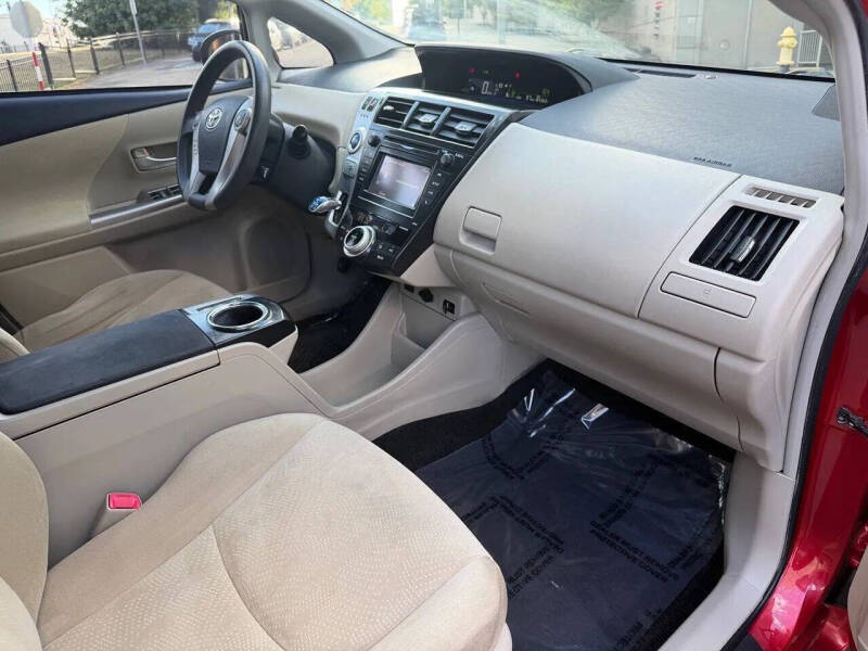 2012 Toyota Prius v