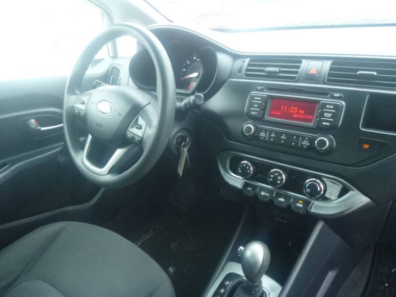 2014 Kia Rio 5-Door LX