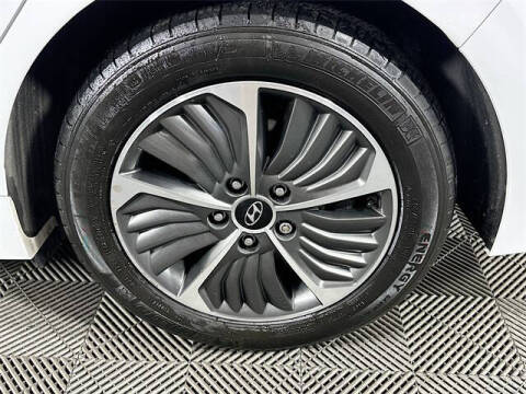 2022 Hyundai Ioniq Plug-in Hybrid Limited