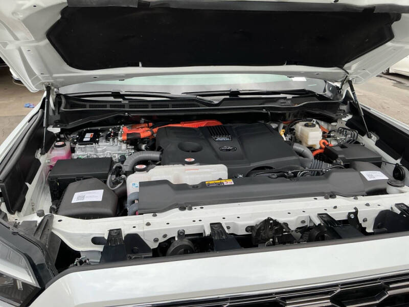 2023 Toyota Sequoia SR5