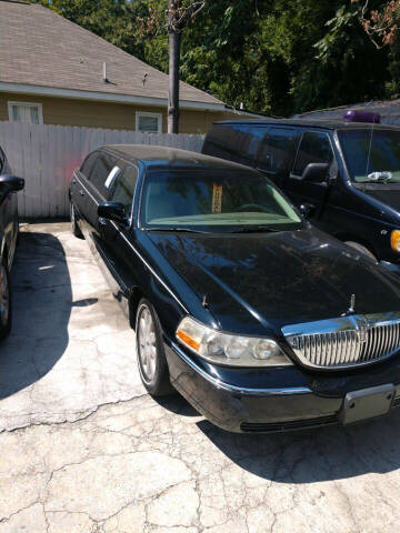 2003 Lincoln Town Car