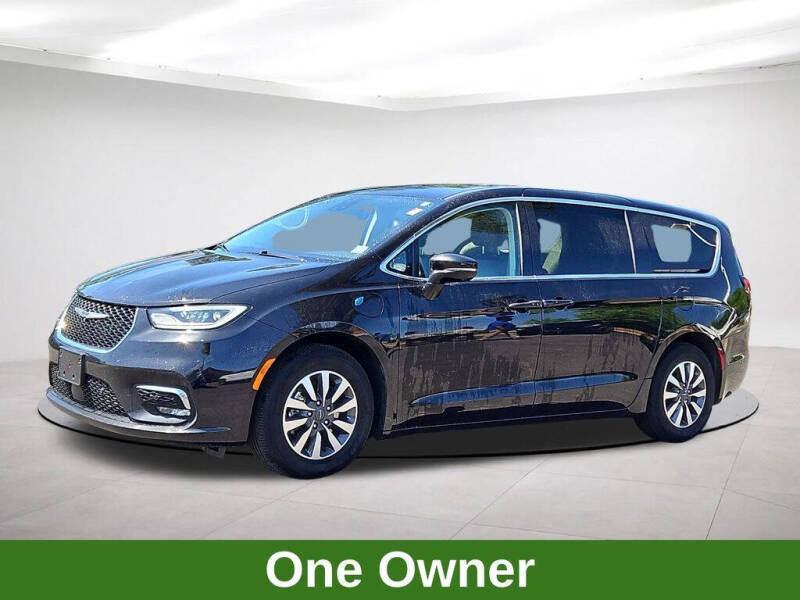 2022 Chrysler Pacifica Hybrid Touring L