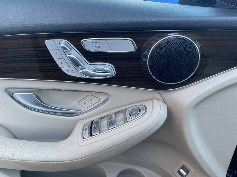 2019 Mercedes-Benz GLC GLC 300