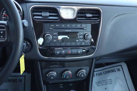 2011 Chrysler 200 LX
