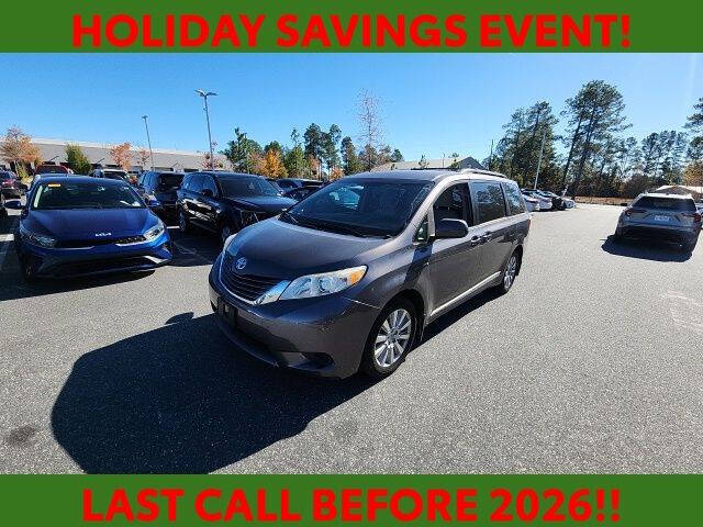 2017 Toyota Sienna LE 7-Passenger