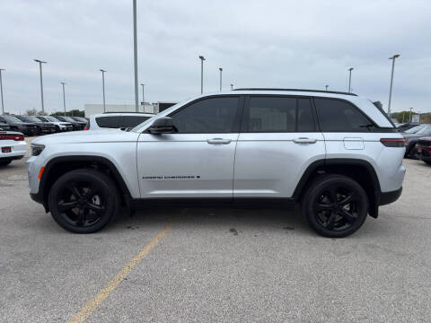 2022 Jeep Grand Cherokee Altitude