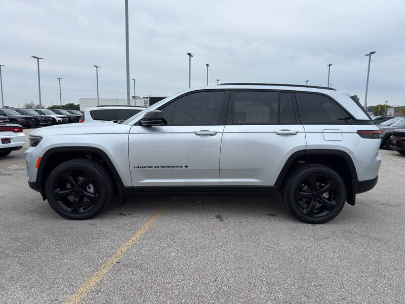 2022 Jeep Grand Cherokee Altitude