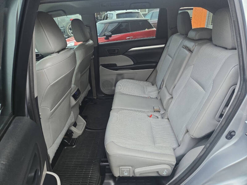 2014 Toyota Highlander LE